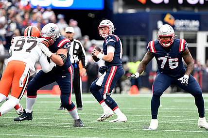 Nov 14, 2021; Foxborough, Massachusetts, USA; New England Patriots quarterback Mac Jones (10) looks to throw against the Cleveland Browns during the first half at Gillette Stadium. Mandatory Credit: Brian Fluharty-USA TODAY Sports