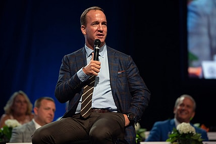 Amazon, Peyton Manning, Eli Manning