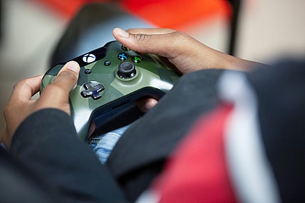 Camarii Flowers plays during a esports team practice at Mt. Pleasant Middle School in Mt. Pleasant, Tenn., on Monday, Nov. 29, 2021.