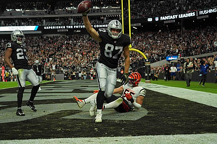 Raiders Foster Moreau