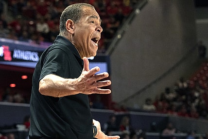 Mar 3, 2022; Houston, Texas, USA;  Houston Cougars head coach Kelvin Sampson argues a call in the second half against the Temple Owls at Fertitta Center. Mandatory Credit: Thomas Shea-USA TODAY Sports