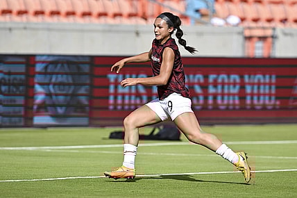 Jun 12, 2022; Houston, Texas, USA; Portland Thorns FC forward Sophia Smith (9) warms up prior to the match against the Houston Dash at PNC Stadium. Mandatory Credit: Maria Lysaker-USA TODAY Sports