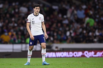 Mar 24, 2022; Mexico City, MEX; United States forward Gio Reyna (11) looks on during the second half against Mexico during a FIFA World Cup Qualifier soccer match at Estadio Azteca. Mandatory Credit: Orlando Ramirez-USA TODAY Sports