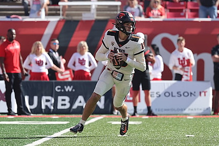 Oct 1, 2022; Salt Lake City, Utah, USA; Oregon State Beavers quarterback Chance Nolan (10) drops back to throw the ball in the first quarter against the Utah Utes at Rice-Eccles Stadium. Mandatory Credit: Rob Gray-USA TODAY Sports