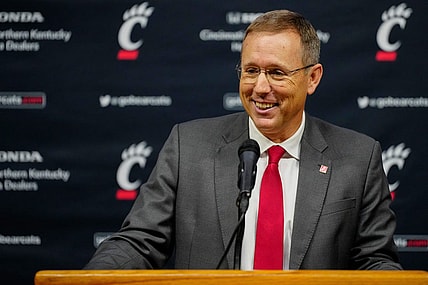 New University of Cincinnati head football coach Scott Satterfield speaks during a press conference at the University of Cincinnati   s Fifth Third Arena in Cincinnati on Monday, Dec. 5, 2022. Satterfield holds a 76-48 record as a head coach at the University of Louisville and Appalachian State.

Bearcats Football Scott Satterfield