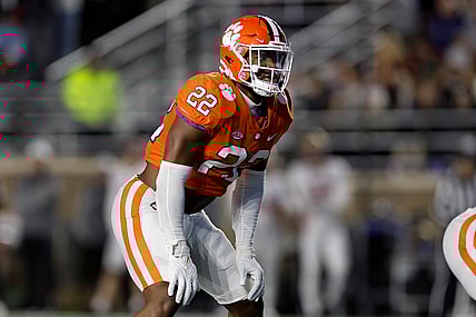 Clemson linebacker Trenton Simpson