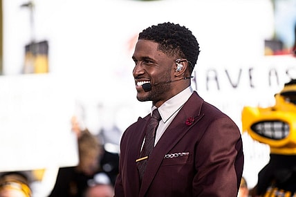 Reggie Bush speaks during the Fox Sports Big Noon Kickoff football pregame show before Iowa hosts Michigan, Saturday, Oct. 1, 2022, in Iowa City, Iowa.

221001 Big Noon 022 Jpg