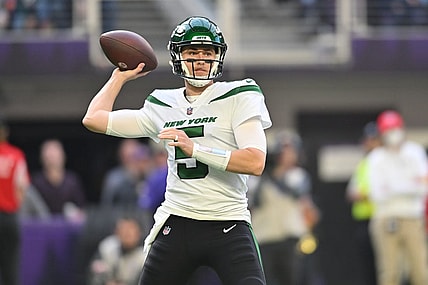 Dec 4, 2022; Minneapolis, Minnesota, USA; New York Jets quarterback Mike White (5) in action against the Minnesota Vikings at U.S. Bank Stadium. Mandatory Credit: Jeffrey Becker-USA TODAY Sports