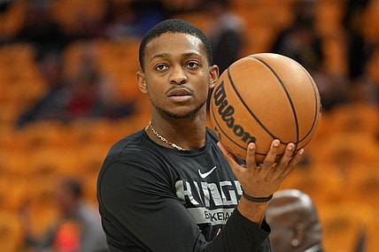 Apr 23, 2023; San Francisco, California, USA; Sacramento Kings guard De'Aaron Fox (5) warms up before game four of the 2023 NBA playoffs against the Golden State Warriors at Chase Center. Mandatory Credit: Darren Yamashita-USA TODAY Sports