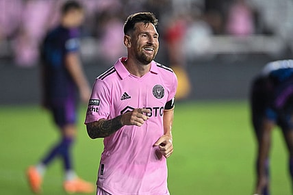 Aug 11, 2023; Fort Lauderdale, FL, USA; Inter Miami CF forward Lionel Messi (10) in the second half against Charlotte FC at DRV PNK Stadium. Mandatory Credit: Jeremy Reper-USA TODAY Sports