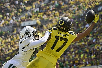 Sep 2, 2023; Eugene, Oregon, USA; Portland State Vikings wide receiver Jermaine Braddock (6) breaks up a pass play intended for Oregon Ducks wide receiver Kyler Kasper (17) during the first half at Autzen Stadium. Mandatory Credit: Troy Wayrynen-USA TODAY Sports