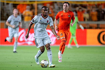 Sep 16, 2023; Houston, Texas, USA; St. Louis City SC midfielder Njabulo Blom (6) plays the ball forward against Houston Dynamo FC during the first half at Shell Energy Stadium. Mandatory Credit: Erik Williams-USA TODAY Sports