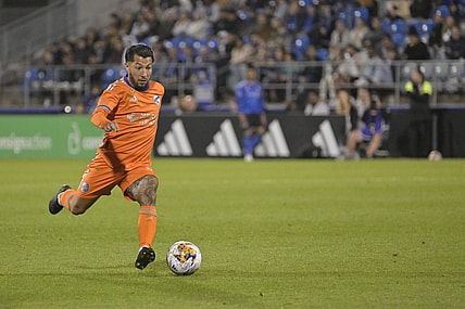 Sep 20, 2023; Montreal, Quebec, CAN; FC Cincinnati midfielder Luciano Acosta (10) plays the ball in the second half against the CF Montreal at Stade Saputo. Mandatory Credit: Eric Bolte-USA TODAY Sports