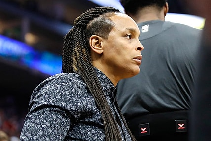 Jan 4, 2020; Sacramento, California, USA; New Orleans Pelicans two-way player development coach Teresa Weatherspoon stands in front of the bench during the second quarter against the Sacramento Kings at Golden 1 Center. Mandatory Credit: Darren Yamashita-USA TODAY Sports