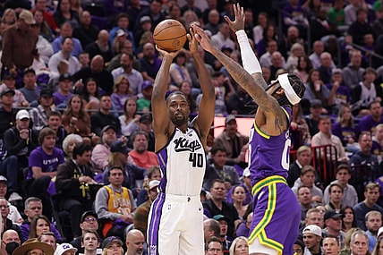 Oct 25, 2023; Salt Lake City, Utah, USA;  Sacramento Kings forward Harrison Barnes (40) shoots the ball past Utah Jazz guard Jordan Clarkson (00) during the first quarter at Delta Center. Mandatory Credit: Chris Nicoll-USA TODAY Sports
