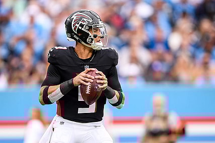 Oct 29, 2023; Nashville, Tennessee, USA;Atlanta Falcons quarterback Desmond Ridder (9) looks down field against the Tennessee Titans during the first half at Nissan Stadium. Mandatory Credit: Steve Roberts-USA TODAY Sports