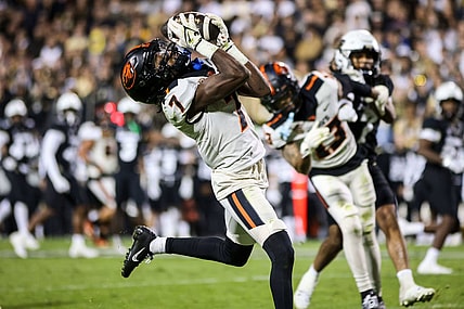 Nov 4, 2023; Boulder, Colorado, USA; Oregon State Beavers wide receiver Silas Bolden (7) makes a catch against the Colorado Buffaloes at Folsom Field. Mandatory Credit: Chet Strange-USA TODAY Sports