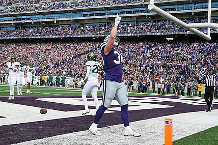 Nov 11, 2023; Manhattan, Kansas, USA; Kansas State Wildcats tight end Ben Sinnott (34) celebrates a touchdown catch during the second quarter against the Baylor Bears at Bill Snyder Family Football Stadium. Mandatory Credit: Scott Sewell-USA TODAY Sports
