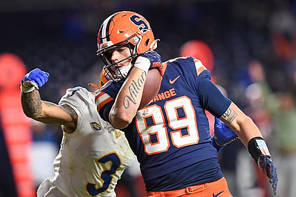 Nov 11, 2023; New York, New York, USA;  Pittsburgh Panthers defensive back Donovan McMillon (3) attempts to tackle Syracuse Orange tight end Dan Villari (89) during the second half at Yankee Stadium. Mandatory Credit: Dennis Schneidler-USA TODAY Sports