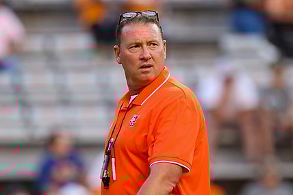 Sep 2, 2021; Knoxville, Tennessee, USA; Bowling Green Falcons head coach Scot Loeffler looks on before a game against the Tennessee Volunteers at Neyland Stadium. Mandatory Credit: Randy Sartin-USA TODAY Sports