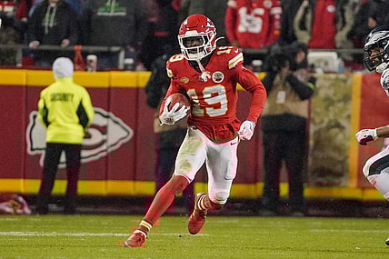 Nov 20, 2023; Kansas City, Missouri, USA; Kansas City Chiefs wide receiver Kadarius Toney (19) returns a kick against the Philadelphia Eagles during the second half at GEHA Field at Arrowhead Stadium. Mandatory Credit: Denny Medley-USA TODAY Sports