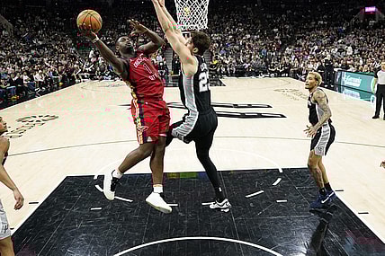 Feb 2, 2024; San Antonio, Texas, USA; New Orleans Pelicans forward Zion Williamson (1) shoots over San Antonio Spurs center Zach Collins (23) during the second half at Frost Bank Center. Mandatory Credit: Scott Wachter-USA TODAY Sports