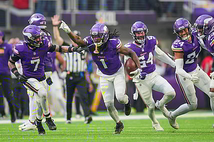 NFL: Arizona Cardinals at Minnesota Vikings