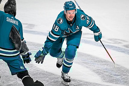Vegas Golden Knights trade for Tomas Hertl at NHL trade deadline