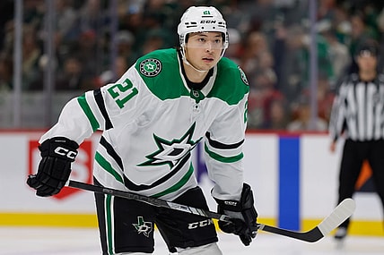 ST. PAUL, MN - APRIL 06: Dallas Stars left wing Jason Robertson (21) looks on during the second period of the NHL game between the Dallas Stars and Minnesota Wild on April 6th, 2025, at the Xcel Energy Center in St. Paul, MN. (Photo by Bailey Hillesheim/Icon Sportswire)