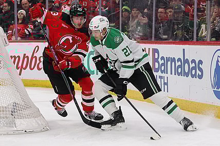 NHL: Dallas Stars at New Jersey Devils