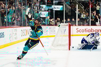 New York Sirens forward Sarah Fillier caps off her first career hat trick with an OT game winner against the Minnesota Frost.
