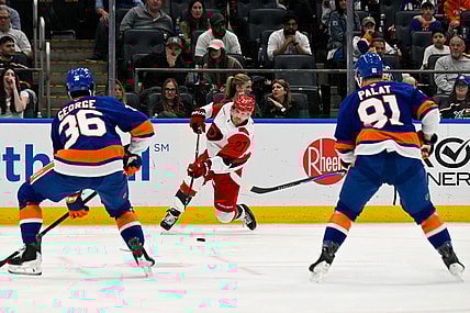 NHL: Carolina Hurricanes at New York Islanders