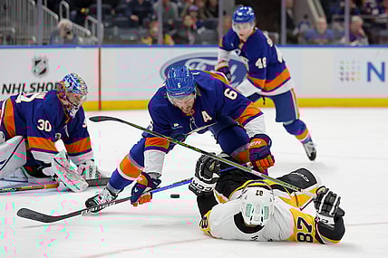 NHL: Pittsburgh Penguins at New York Islanders