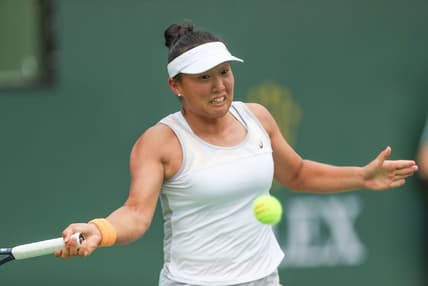 Claire Liu hits a shot during her match against Iga Swiatek at the BNP Paribas Open in Indian Wells, Calif., March 11, 2023.

Bnp Saturday 25