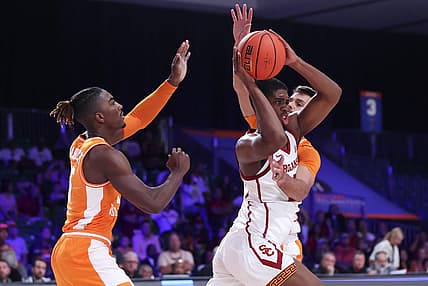 Nov 24, 2022; Paradise Island, BAHAMAS; USC Trojans forward Joshua Morgan (24) passes the ball as Tennessee Volunteers guard Jahmai Mashack (15) and Tennessee Volunteers guard Santiago Vescovi (25) defend during the first half at Imperial Arena. Mandatory Credit: Kevin Jairaj-USA TODAY Sports