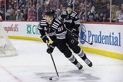 NHL: Carolina Hurricanes at New Jersey Devils