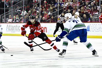 NHL: Vancouver Canucks at New Jersey Devils