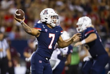 Sep 10, 2022; Tucson, Arizona, USA; Arizona Wildcats quarterback Jayden de Laura (7) against the Mississippi State Bulldogs at Arizona Stadium. Mandatory Credit: Mark J. Rebilas-USA TODAY Sports