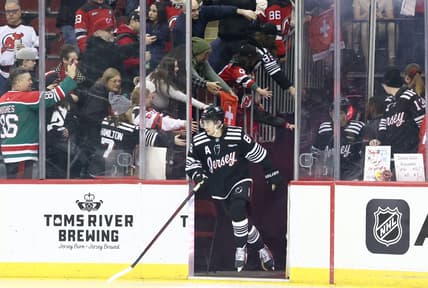 NHL: Carolina Hurricanes at New Jersey Devils