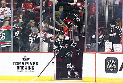 NHL: Carolina Hurricanes at New Jersey Devils
