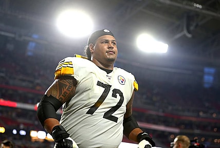Dec 8, 2019; Glendale, AZ, USA; Pittsburgh Steelers offensive tackle Zach Banner (72) against the Arizona Cardinals at State Farm Stadium. Mandatory Credit: Mark J. Rebilas-USA TODAY Sports