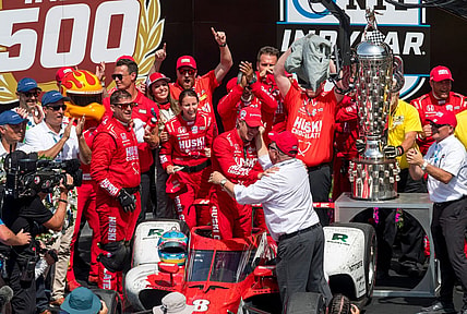 Winner Marcus Ericsson (8) shares a moment with Chip Ganassi after winning the 106th running of the Indianapolis 500 at Indianapolis Motor Speedway Sunday, May 29, 2022.

Mb Indy500rd05292022 45
