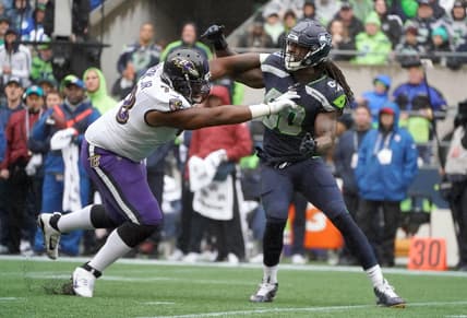 Jadeveon Clowney fights off block during game