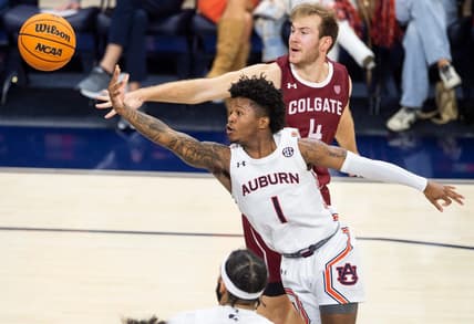 Auburn Tigers guard Wendell Green Jr. (1) goes up for a layup as Auburn Tigers take on Colgate Raiders at Neville Arena in Auburn, Ala., on Friday, Dec. 2, 2022. Auburn Tigers defeated Colgate Raiders  93-66.