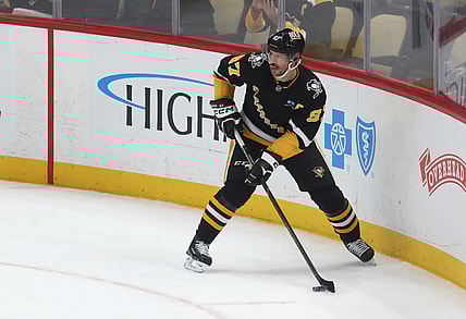 NHL: Chicago Blackhawks at Pittsburgh Penguins