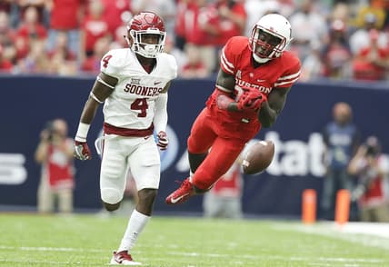 Sep 3, 2016; Houston, TX, USA; Houston Cougars wide receiver Steven Dunbar (88) drops the pass while being covered by Oklahoma Sooners cornerback Parrish Cobb (4) in the second quarter at NRG Stadium. Mandatory Credit: Thomas B. Shea-USA TODAY Sports