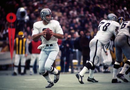 Raiders-QB-Daryle-Lamonica
