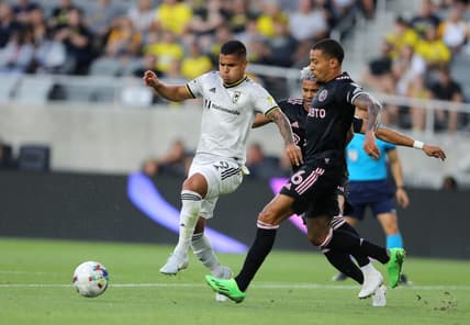 Aug 31, 2022; Columbus, Ohio, USA;  Columbus Crew forward Cucho Hernandez (9) fights for the ball with Inter Miami midfielder Mo Adams (6) during the first half at Lower.com Field. Mandatory Credit: Joseph Maiorana-USA TODAY Sports