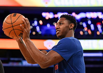 Jan 10, 2022; New York, New York, USA; New York Knicks guard RJ Barrett (9) warms up before the game against the San Antonio Spurs at Madison Square Garden. Mandatory Credit: Vincent Carchietta-USA TODAY Sports