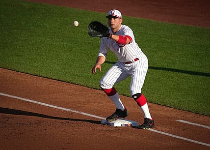 Cincinnati Reds first baseman Joey Votto makes a catch for an out against the Chicago Cubs during a Major League Baseball game at the Field of Dreams baseball field in Dyersville on Thursday, Aug. 11, 2022.

Fieodofdreams 20220811 Bh